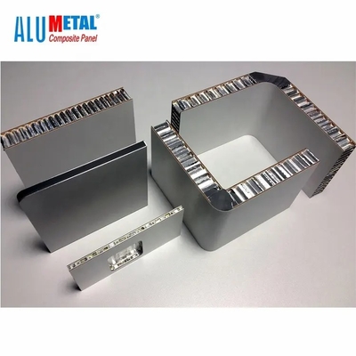 Alumetalの銀製の製造所は太陽企業のためのアルミニウム蜜蜂の巣中心サンドイッチ パネルを終えた