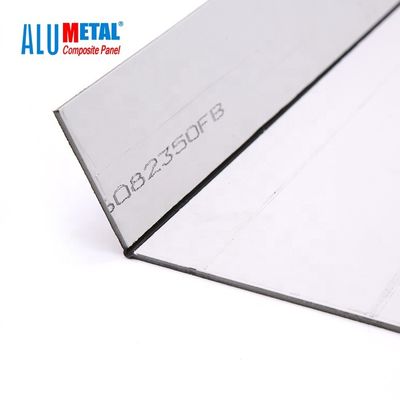 Dibond 3mm PVDFのアルミニウム合成のパネルAcpミラー シートは広告のための表面を陽極酸化した