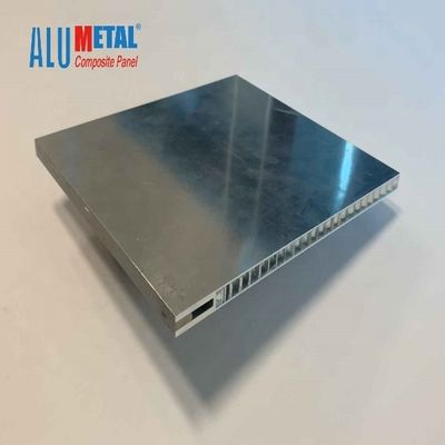 1mmの厚い4x8アルミニウム蜜蜂の巣サンドイッチ パネル10000mmシートの外部のクラッディング