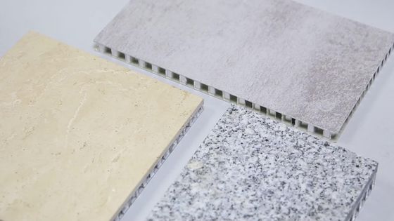 PEの表面アルミニウム石造りの蜜蜂の巣のパネル0.7mmシート2000mmの合金6000